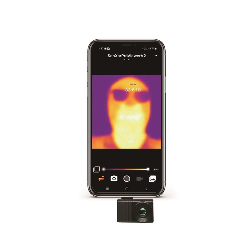 LWIR Thermal Camera For Android Phone is measuring People Temperature